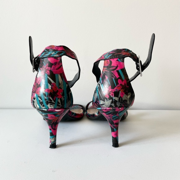 Floral ‘Fioni’ Kitty Heels - Picture 4 of 4